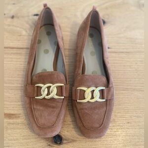Boden Tan Loafers Gold Chain Women’s 7 1/2 Preloved